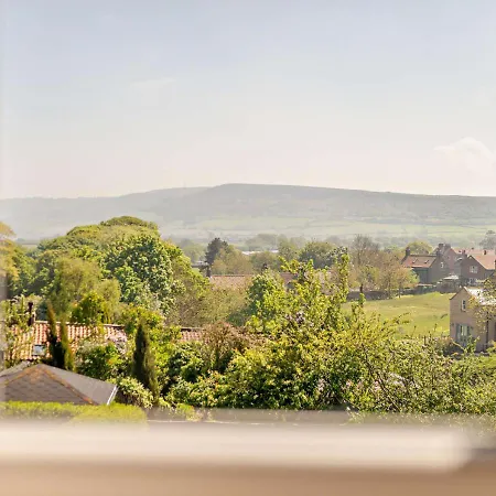 Inglenook - Fylingthorpe Holiday home *