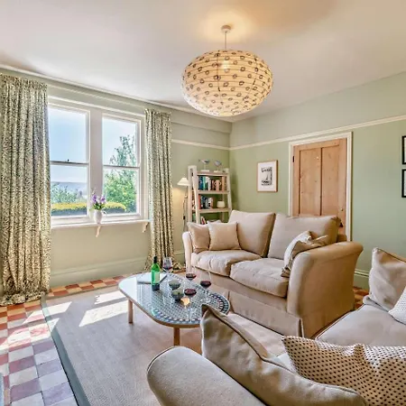 Inglenook - Fylingthorpe *